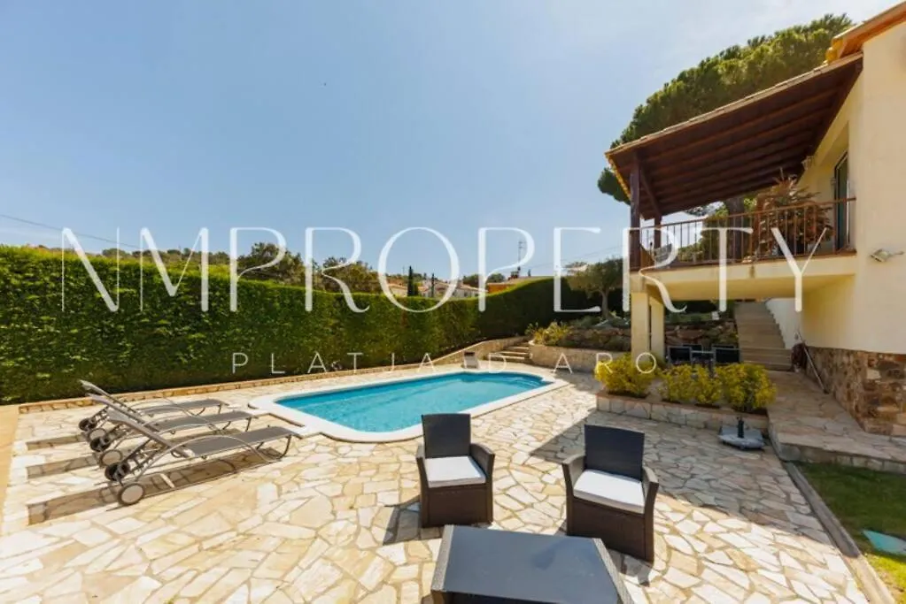 Encantadora Villa En Mas Ros Girona