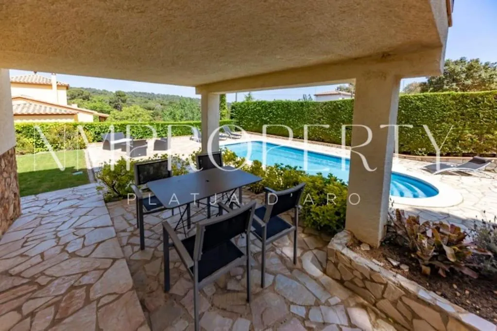Encantadora Villa En Mas Ros Girona